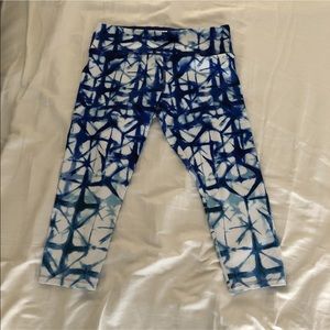 Forever 21 patterned athletic leggings